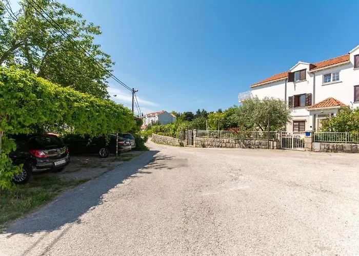 Martinovic 2 Apartment *